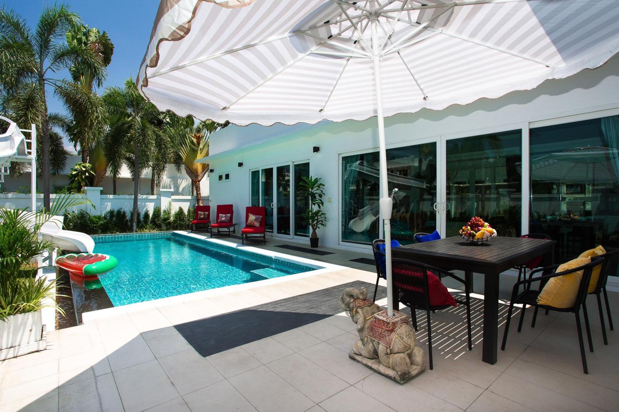 Premium Pool Villa Pattaya Jomtien Beach Rum bild