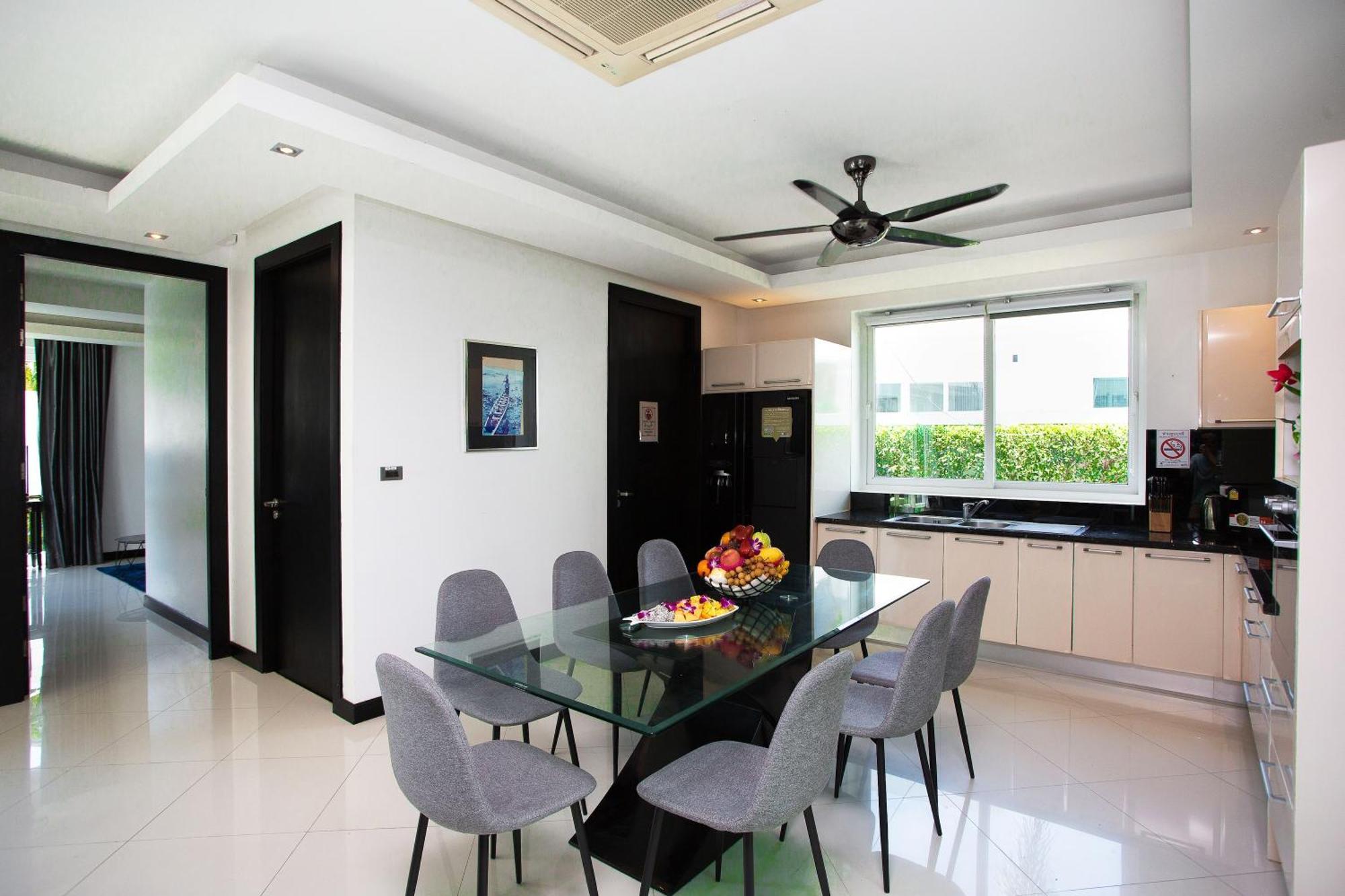 Premium Pool Villa Pattaya Jomtien Beach Rum bild